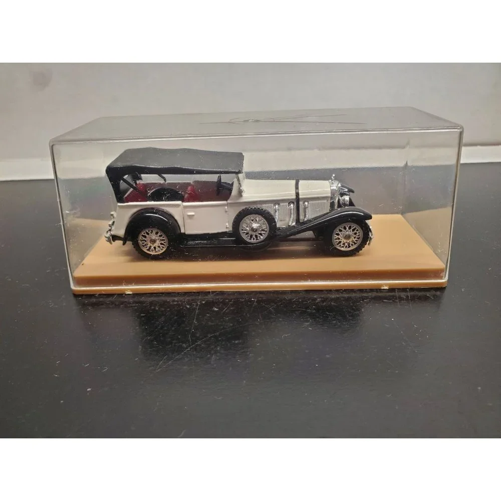 Solido 1928 Mercedes SS Die-cast with plastic‎ display case - Made in France